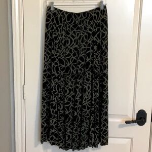 Chico’s Slinky Travel Knit Skirt - Size 1, or 8